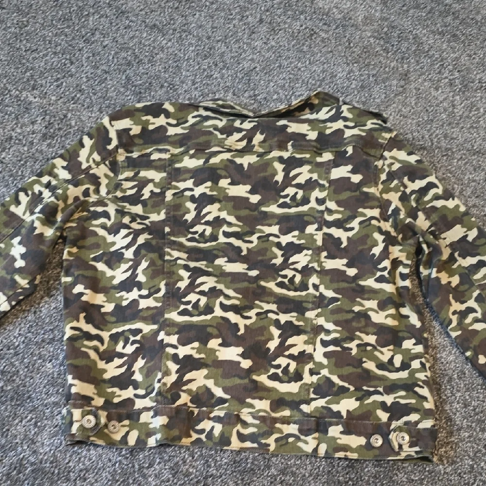 Camouflage Jean Jacket - Picture 6 of 6